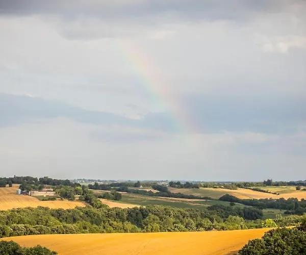 D'hotes Enmarcade ホームステイ Touget