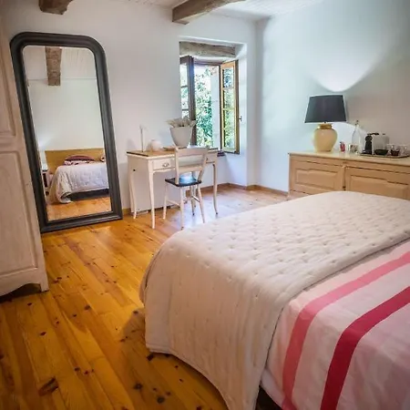 D'hotes Enmarcade Touget