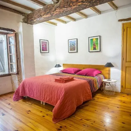 D'hotes Enmarcade 홈스테이 Touget