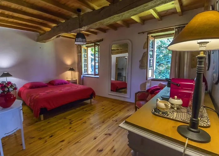 홈스테이 D'hotes Enmarcade Touget